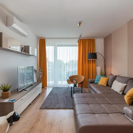 Sunset - Lakeside Apartment *