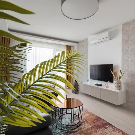 Sunset - Lakeside Apartment *