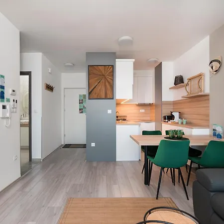Sunset - Lakeside Apartment *